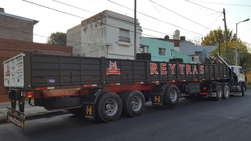 ALQUILER DE CAMIÓN CON HIDROGRÚA 32 TONELAMETROS CON SEMIRREMOLQUE (EQ22)